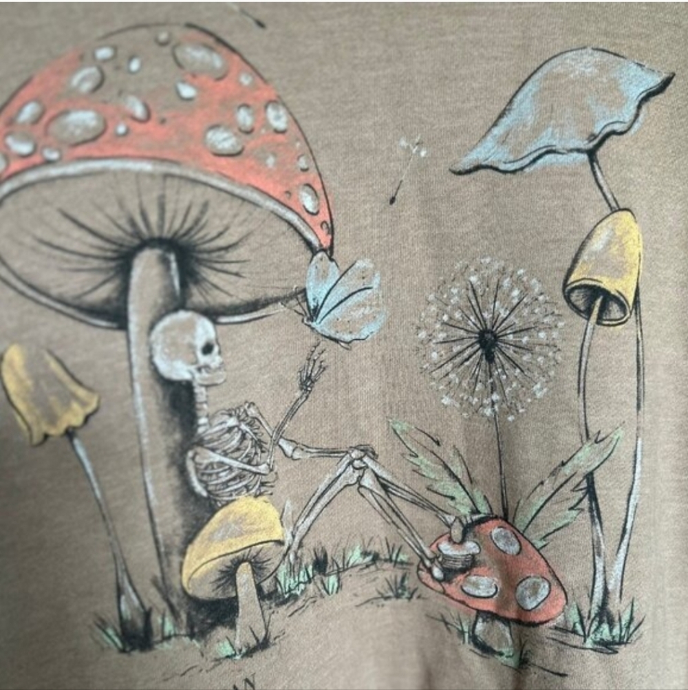 American Eagle Outfitters Tan Crewneck Sweatshirt Skeletons With Mushrooms Sz M - Picture 6 of 8